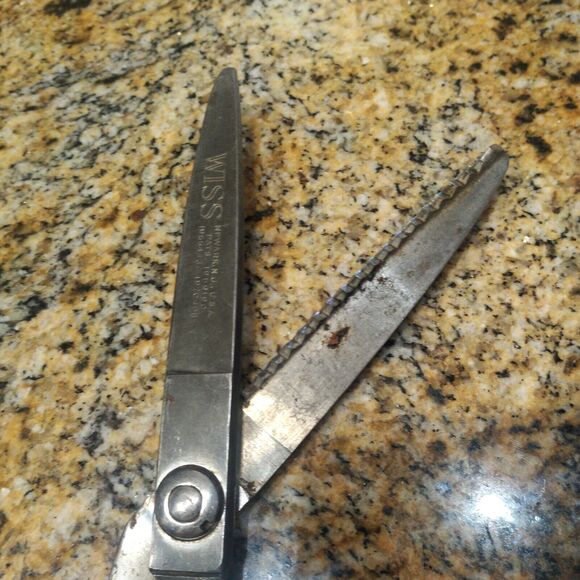 Vintage Wiss 9" Pinking Shears Scissors Sewing Craft Zig Zag Cut - Picture 3 of 7